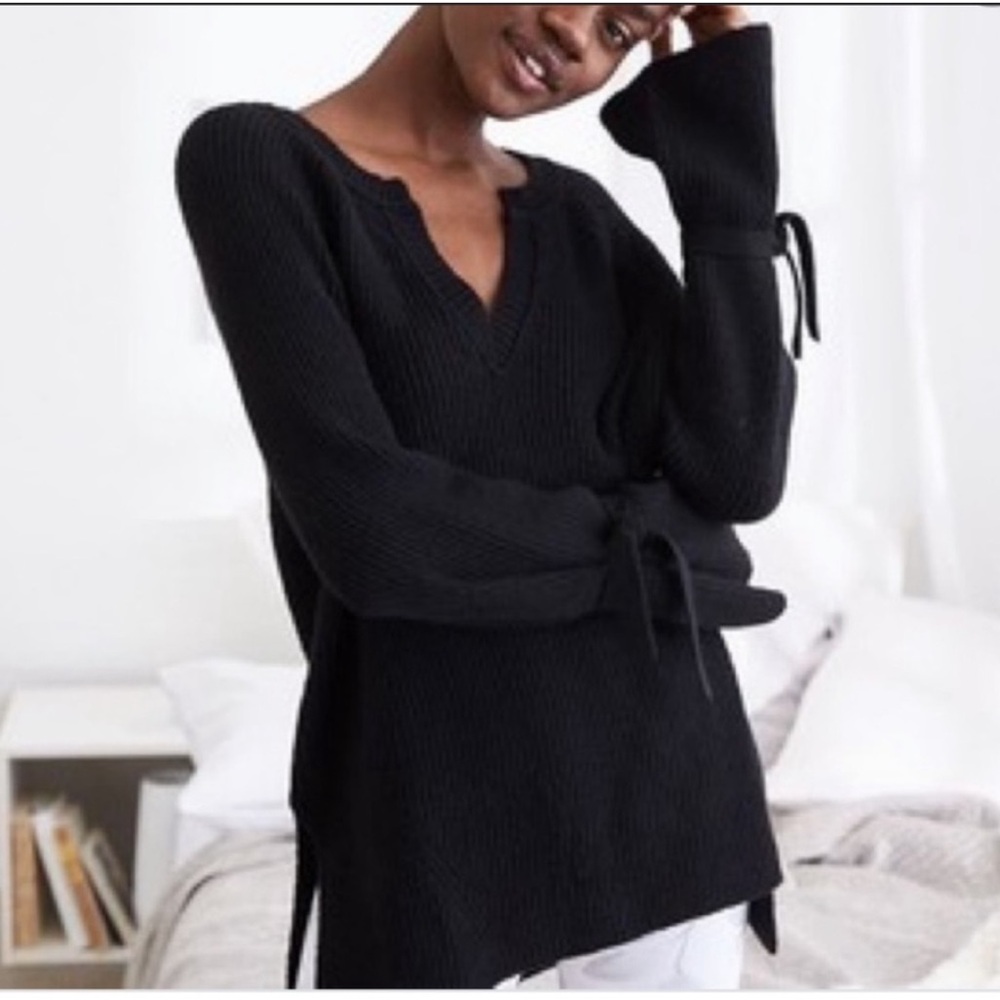 Aerie Black V-Neck Sweater